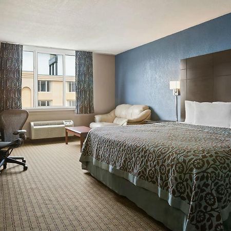 Days Inn By Wyndham Willoughby/Cleveland エクステリア 写真